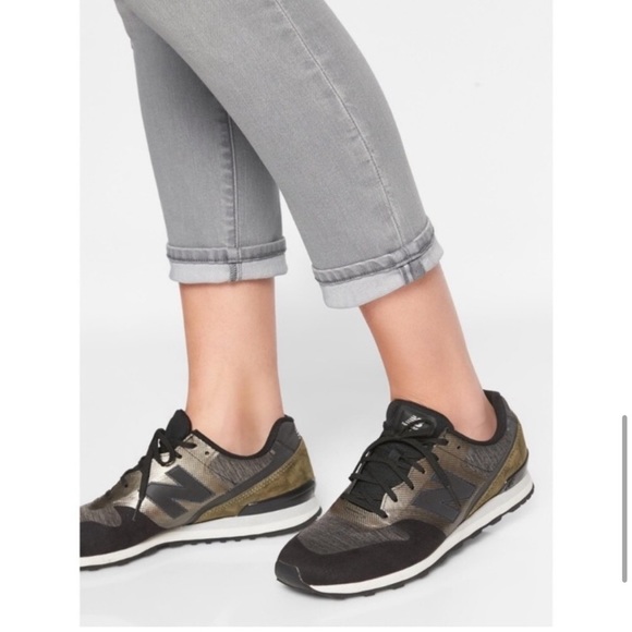 ATHLETA Sculptek Skinny Crop Jean Gray Wash - Picture 8 of 11